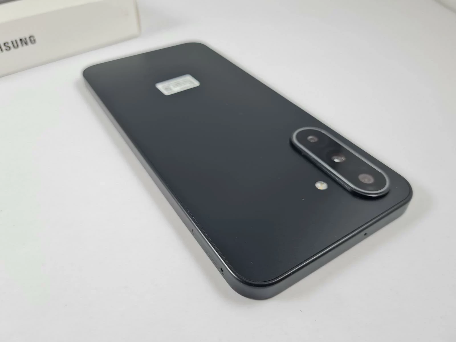 samsung-galaxy-a17-5g-komplet-ladny-przekatna-ekranu-670