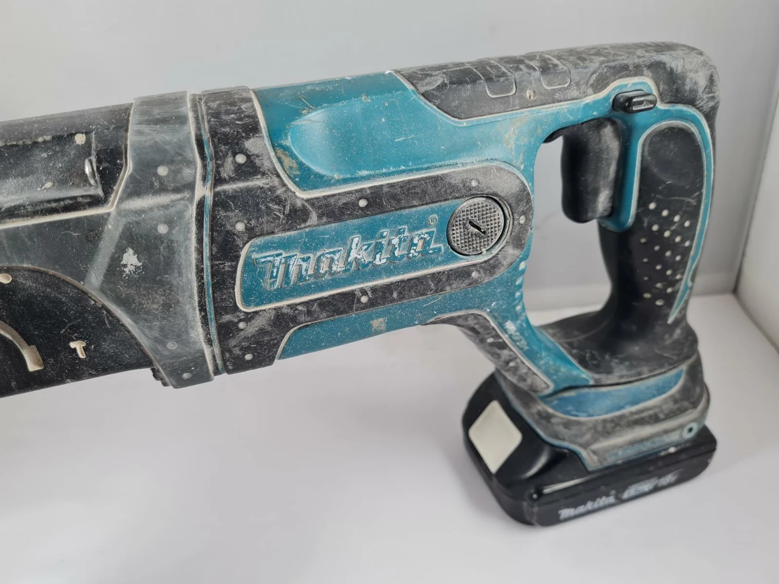 mlotowiertarka-makita-dhr241-aku-stan-11323-2