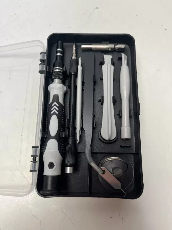 zestaw-bitow-w-zakretakiem-falcon-stan-11323-2