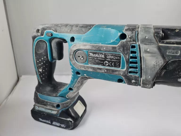 mlotowiertarka-makita-dhr241-aku-energia-udaru-200