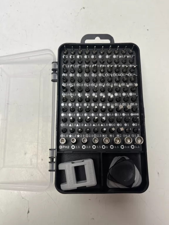 zestaw-bitow-w-zakretakiem-falcon-osiedle-teatralne-3u15-krakow