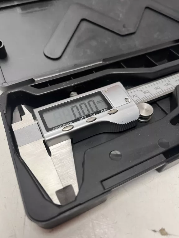 suwmiarka-elektryczna-z-wyswietlaczem-ean-gtin-6944268768262