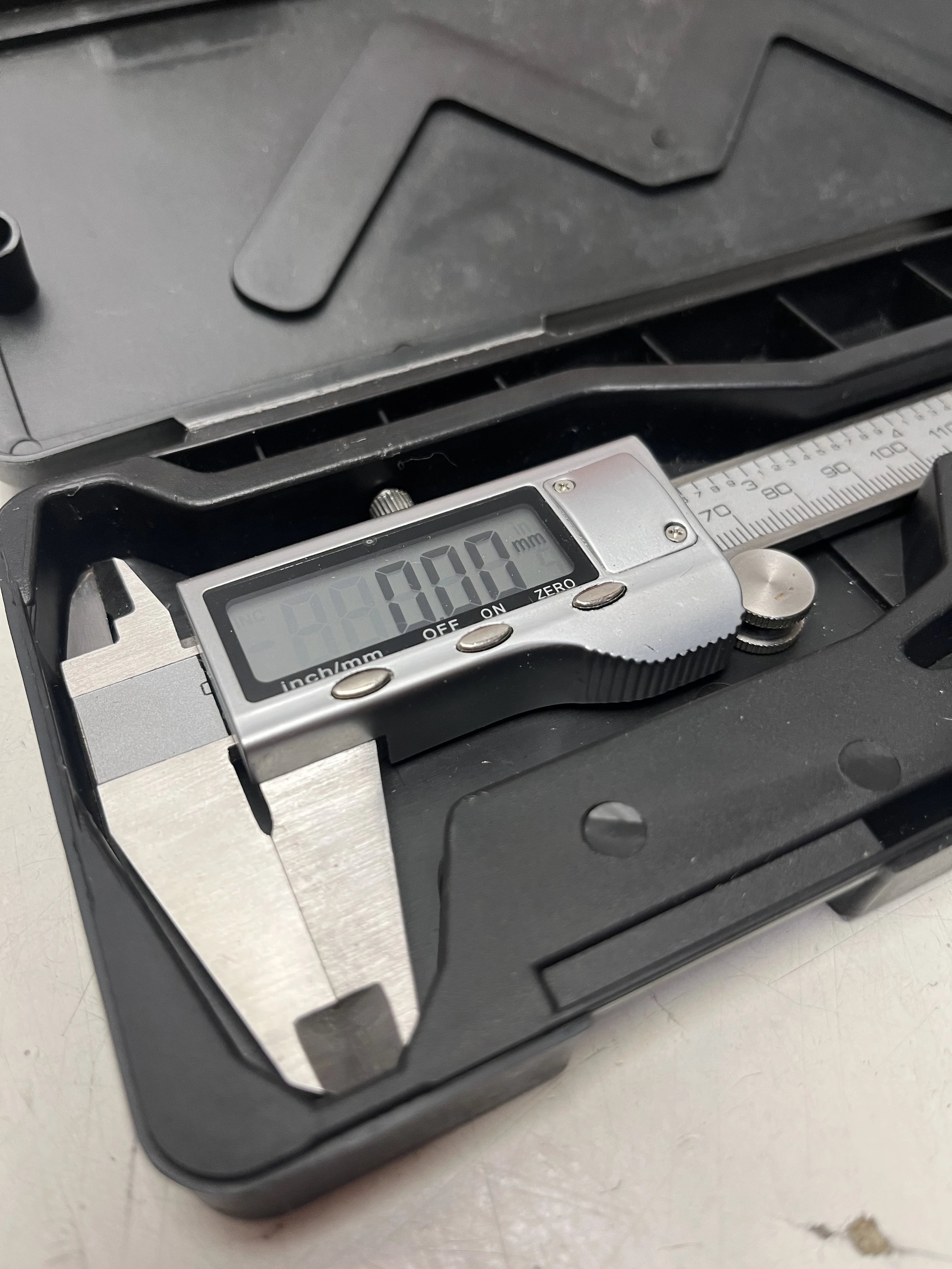 suwmiarka-elektryczna-z-wyswietlaczem-ean-gtin-6944268768262