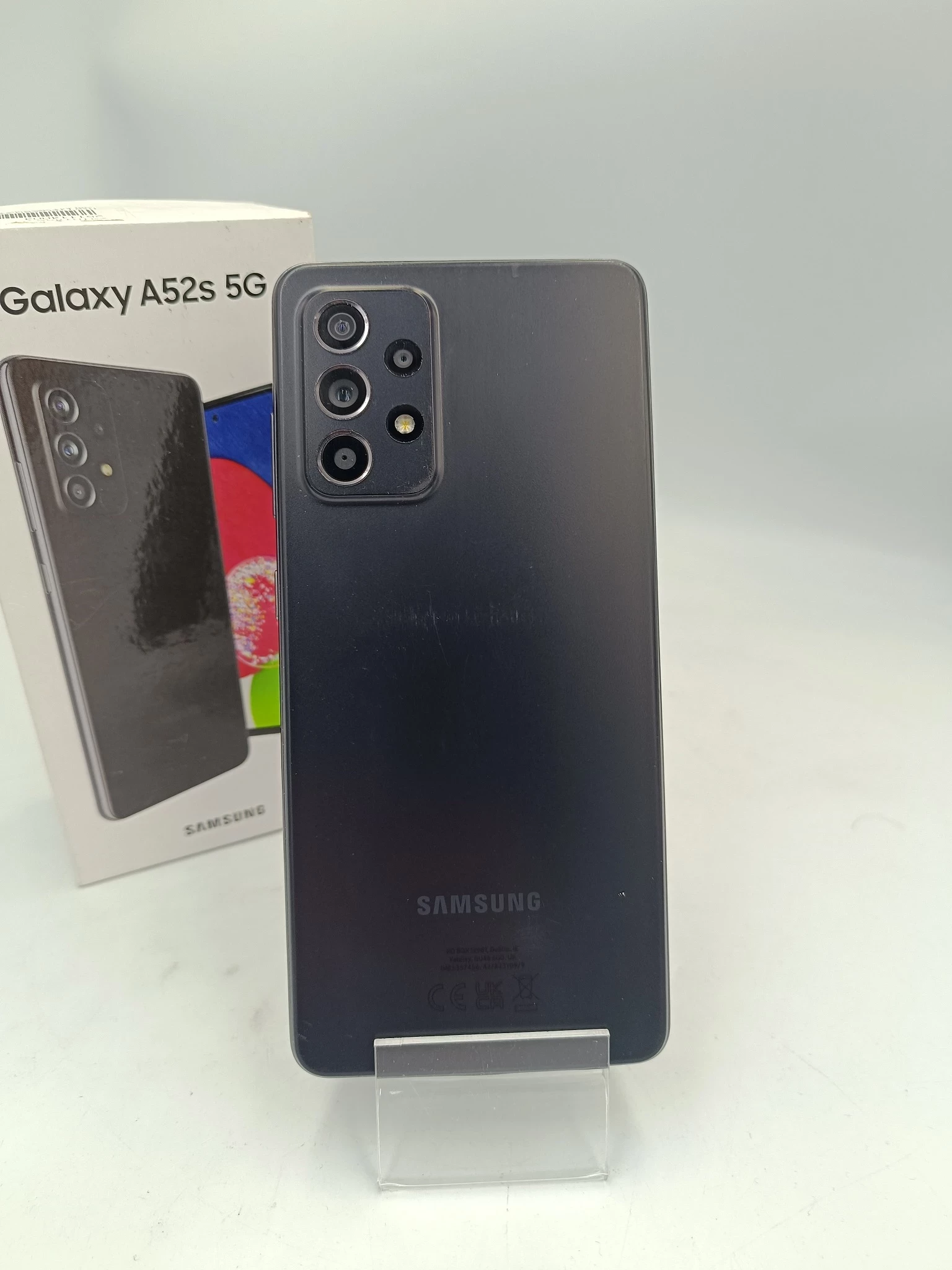 telefon-samsung-galaxy-a52s-5g-6128gb-czarny-sm-a528bds-przekatna-ekranu-650