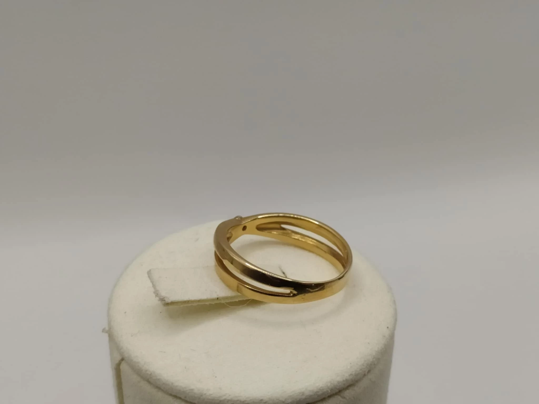 zloty-pierscionek-z-brylantem-274-g-585-stan-11323-2