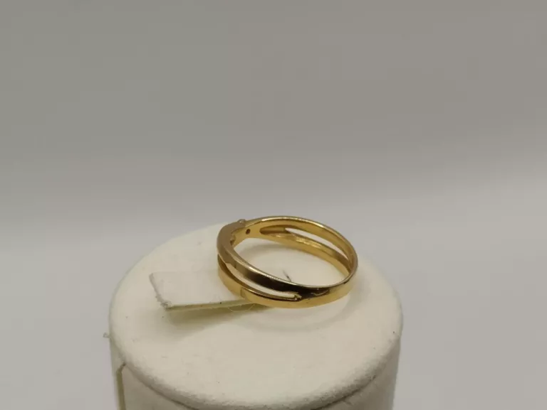 zloty-pierscionek-z-brylantem-274-g-585-stan-11323-2