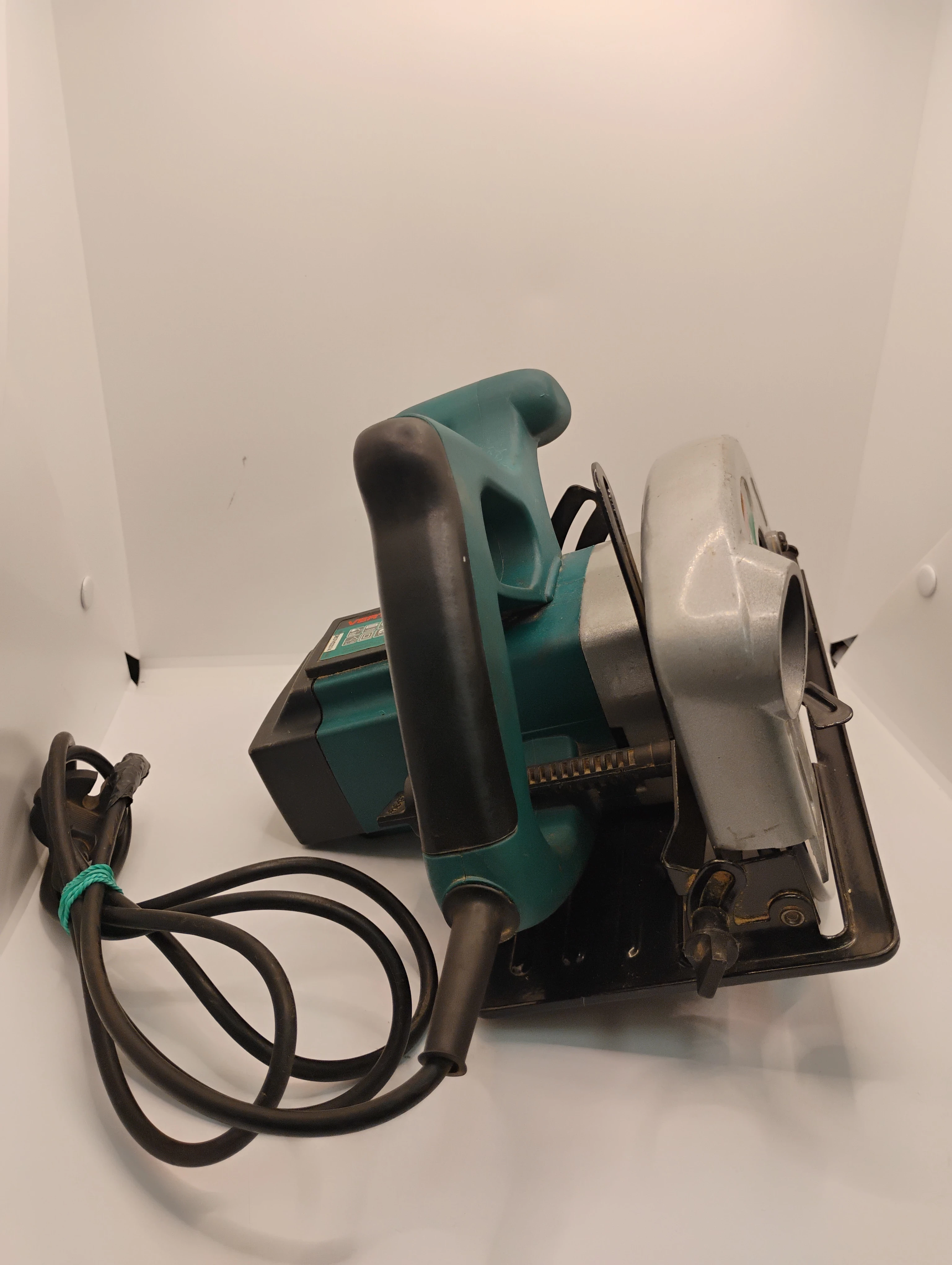 pilarka-tarczowa-verto-52g686-srednica-otworu-pily-2000