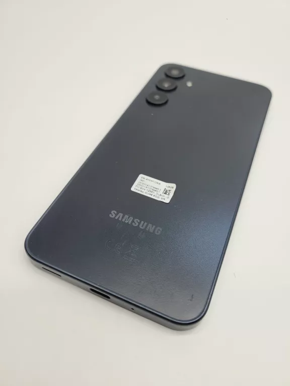 smartfon-samsung-galaxy-a16-4128gb-67-90hz-czarny-przekatna-ekranu-670