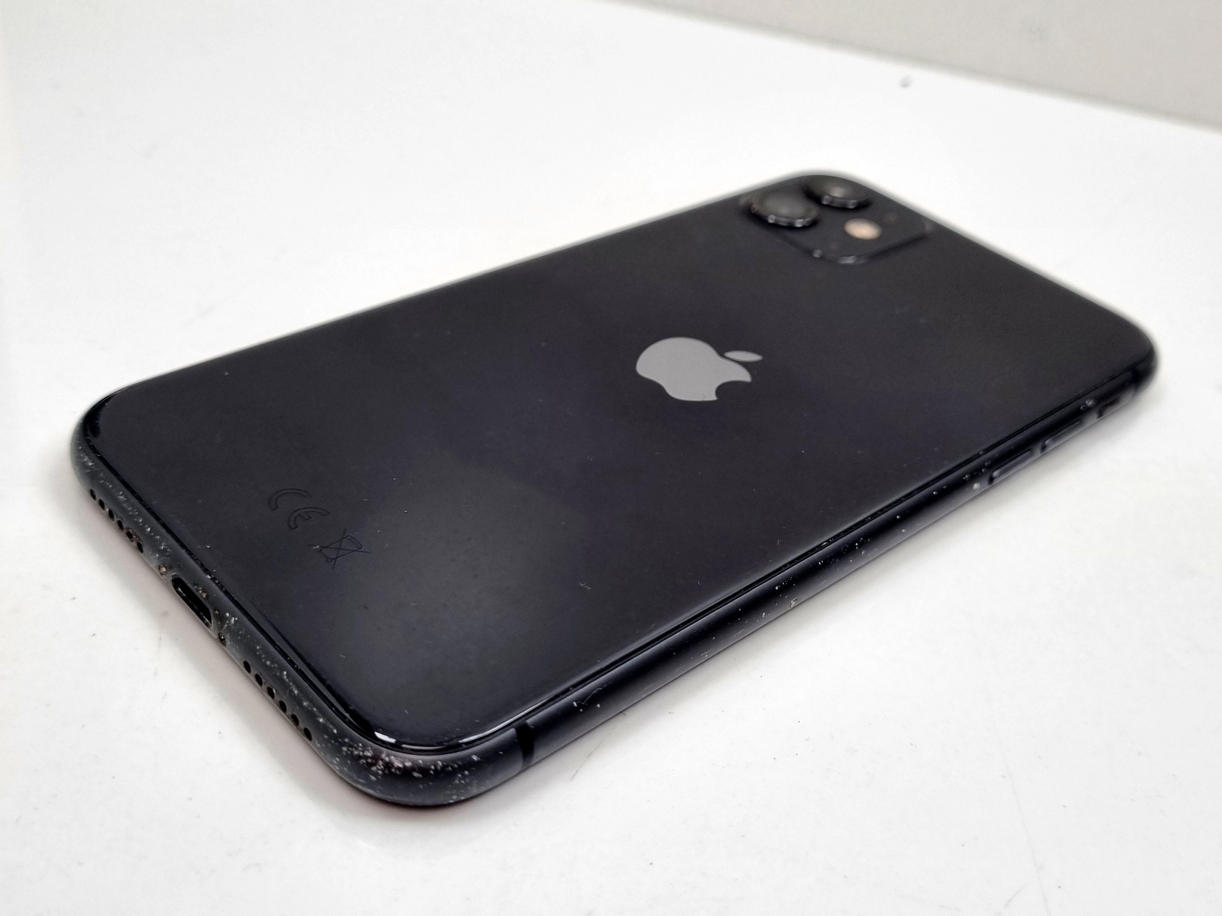 telefon-iphone-11-64gb-78-przekatna-ekranu-610