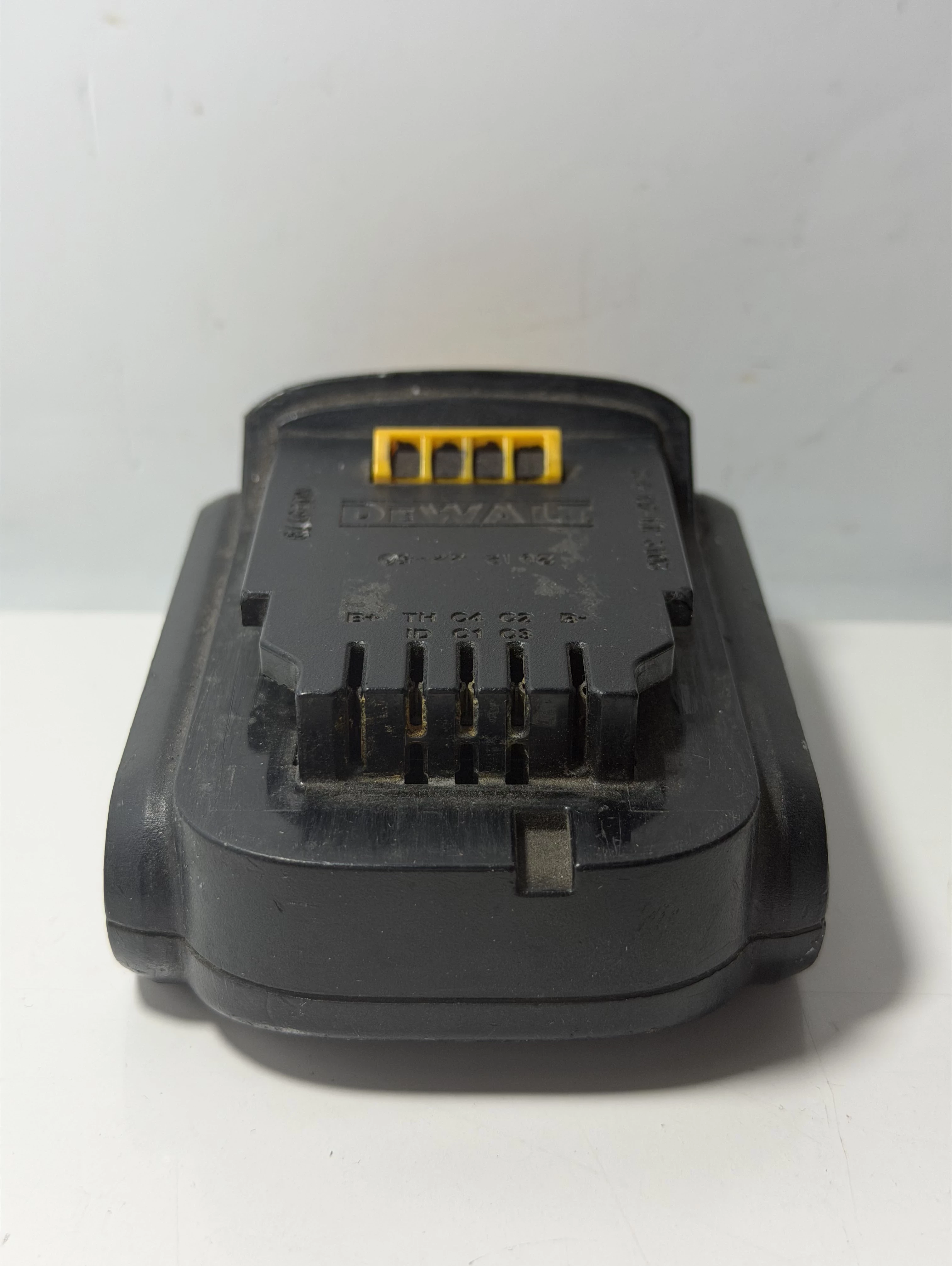 akumulator-dewalt-dcb141-15ah-stan-11323-2