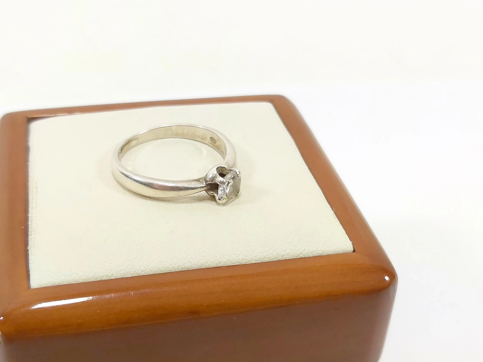 cudowny-srebrny-pierscionek-proby-925-rozmiar-16-stan-11323-253806