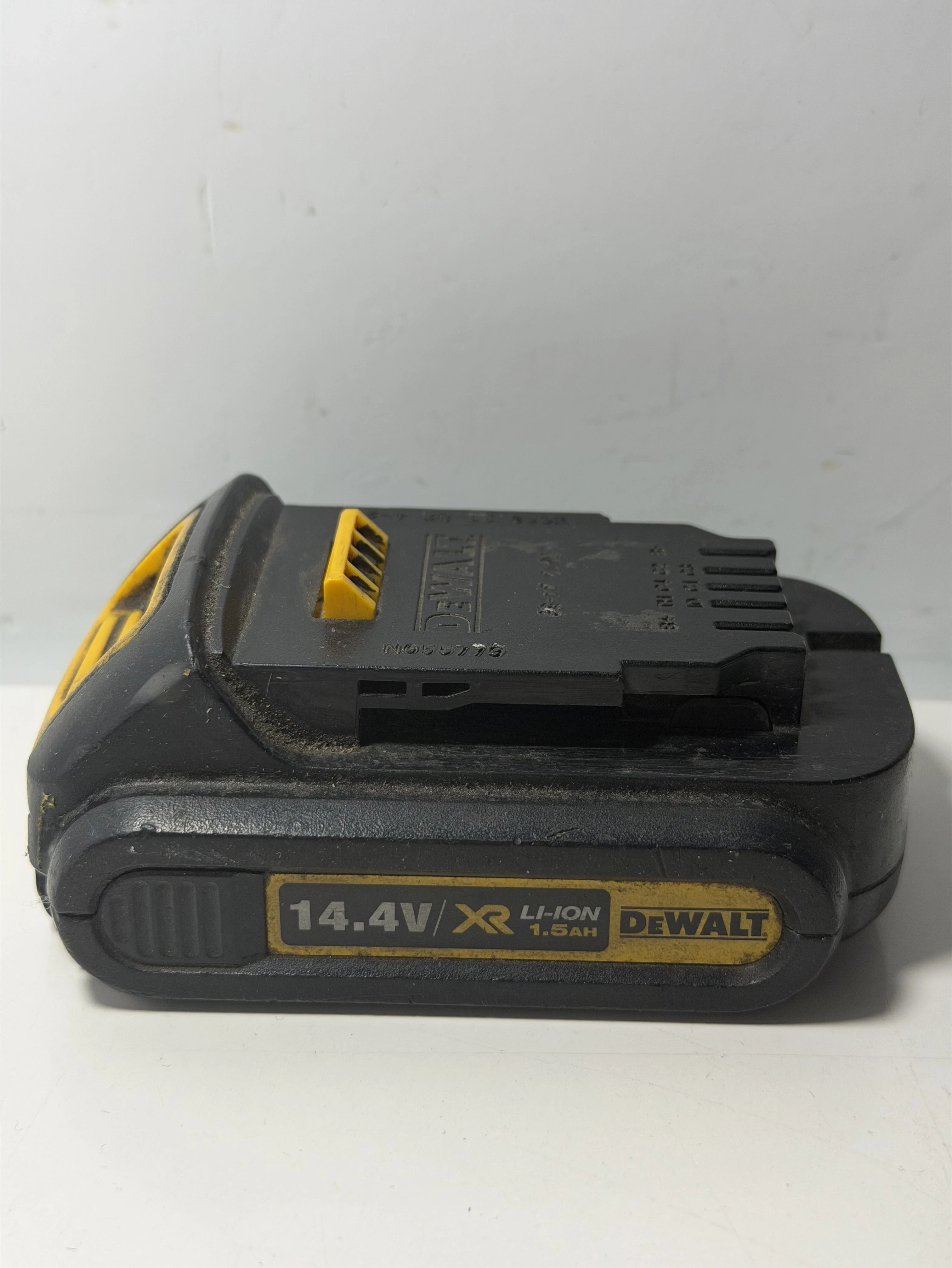 akumulator-dewalt-dcb141-15ah-armii-krajowej-38-tczew