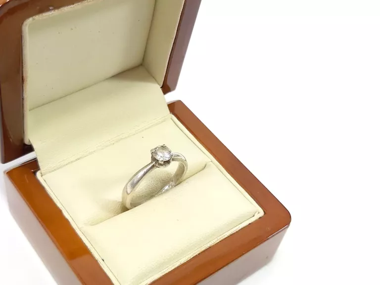 cudowny-srebrny-pierscionek-proby-925-rozmiar-16-mickiewicza-1-nidzica