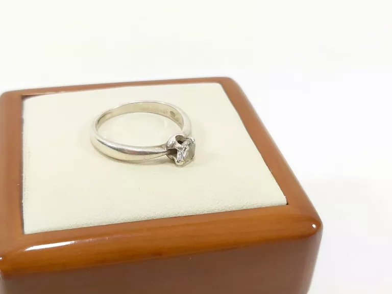 cudowny-srebrny-pierscionek-proby-925-rozmiar-16-stan-11323-253806