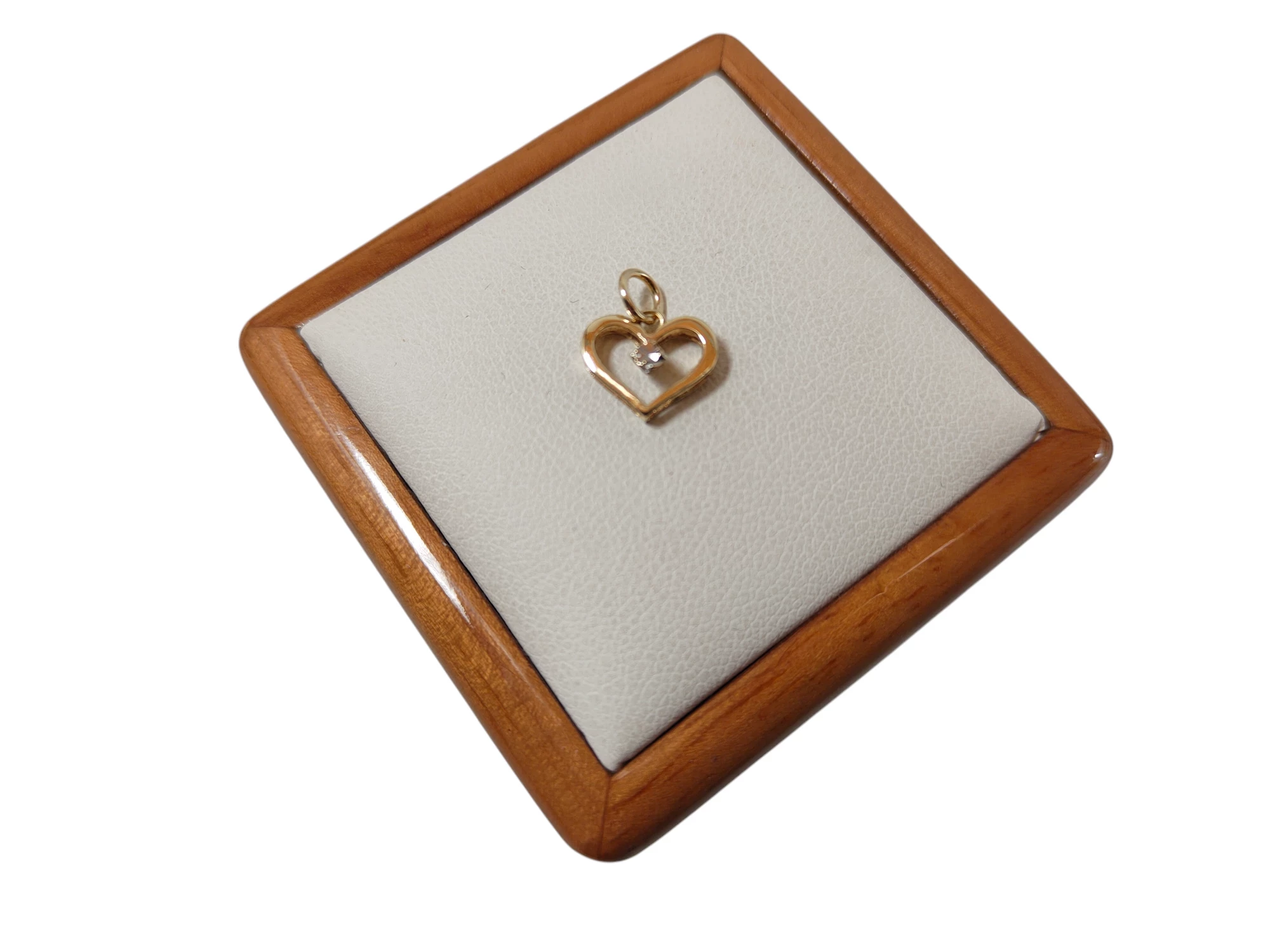 piekna-zlota-zawieszka-585057g-rodzaj-2205-2