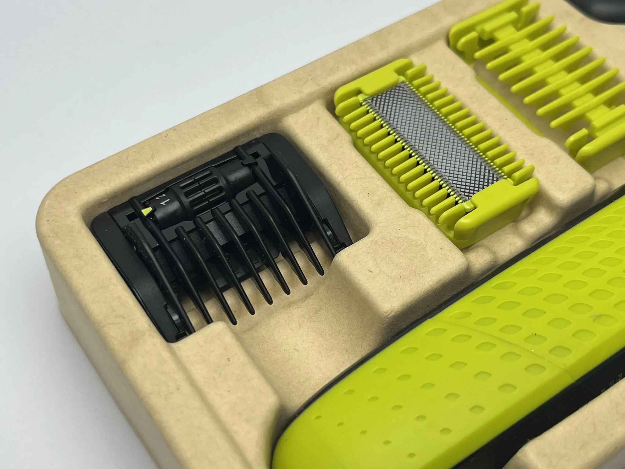 golarka-philips-oneblade-360-qp283423-stan-11323-2