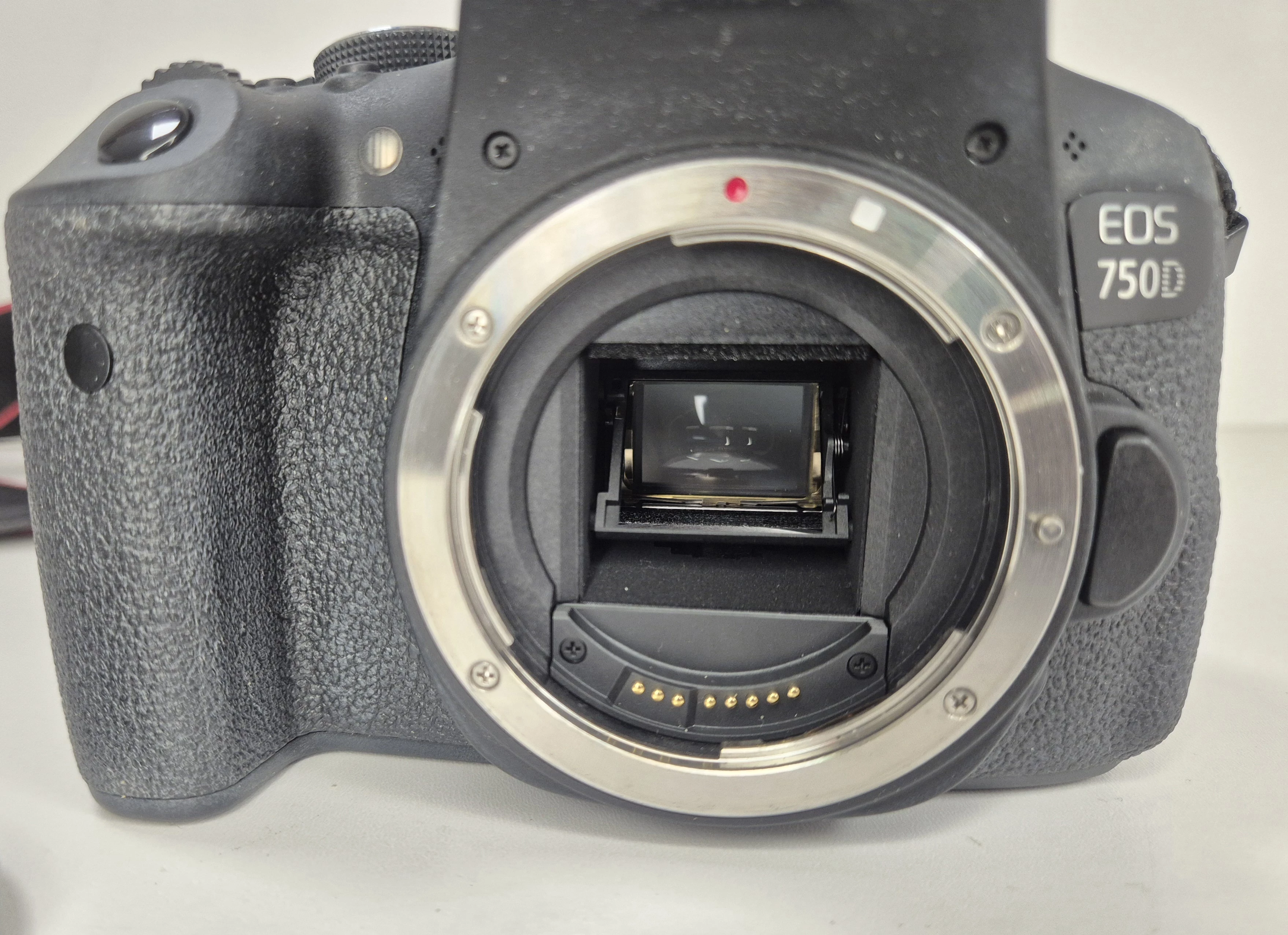 aparat-canon-eos-750d-zestaw-model-eos-750d-body-4ce