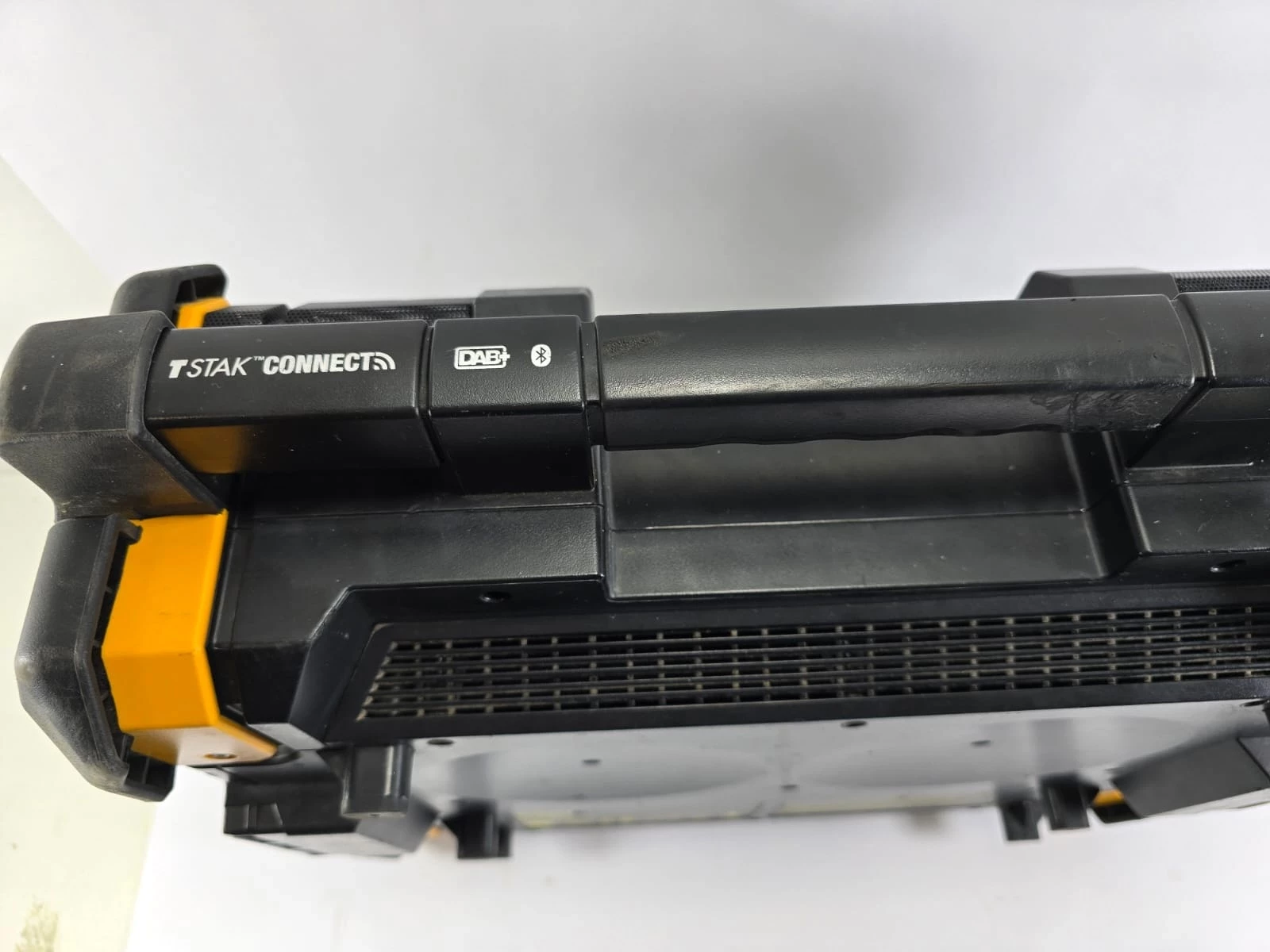 dewalt-dwst1-81078-radio-budowlane-bluetooth-seria-dwst1