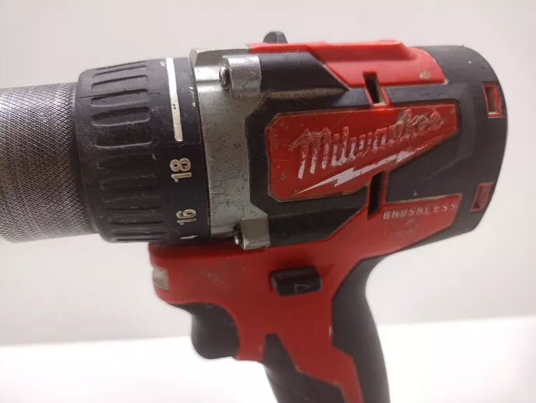 wkretarka-milwaukee-m18-cbldd-pojemnosc-akumulatora-400