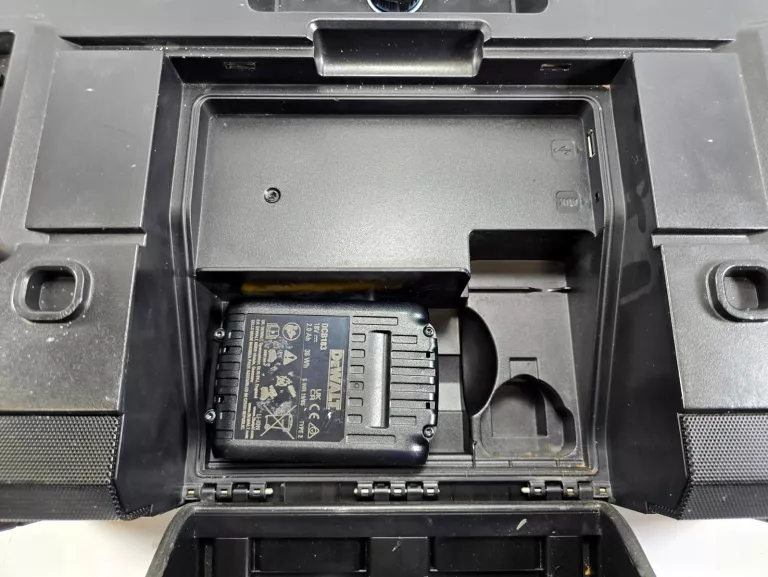 dewalt-dwst1-81078-radio-budowlane-bluetooth-kod-producenta-dwst1-81078-qw