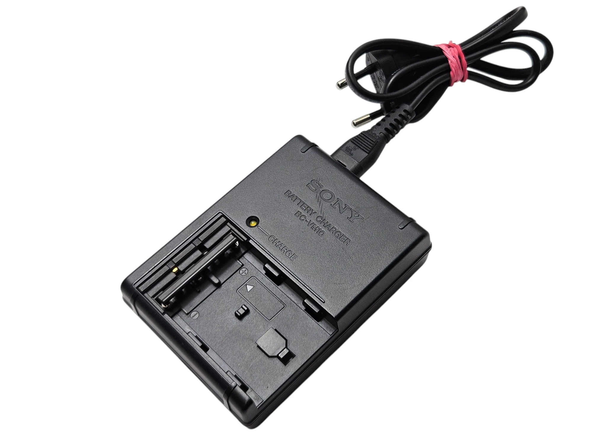 aparat-sony-alpha-a200-wraz-z-obiektywem-i-ladowarka-model-alpha-dslr-a200k