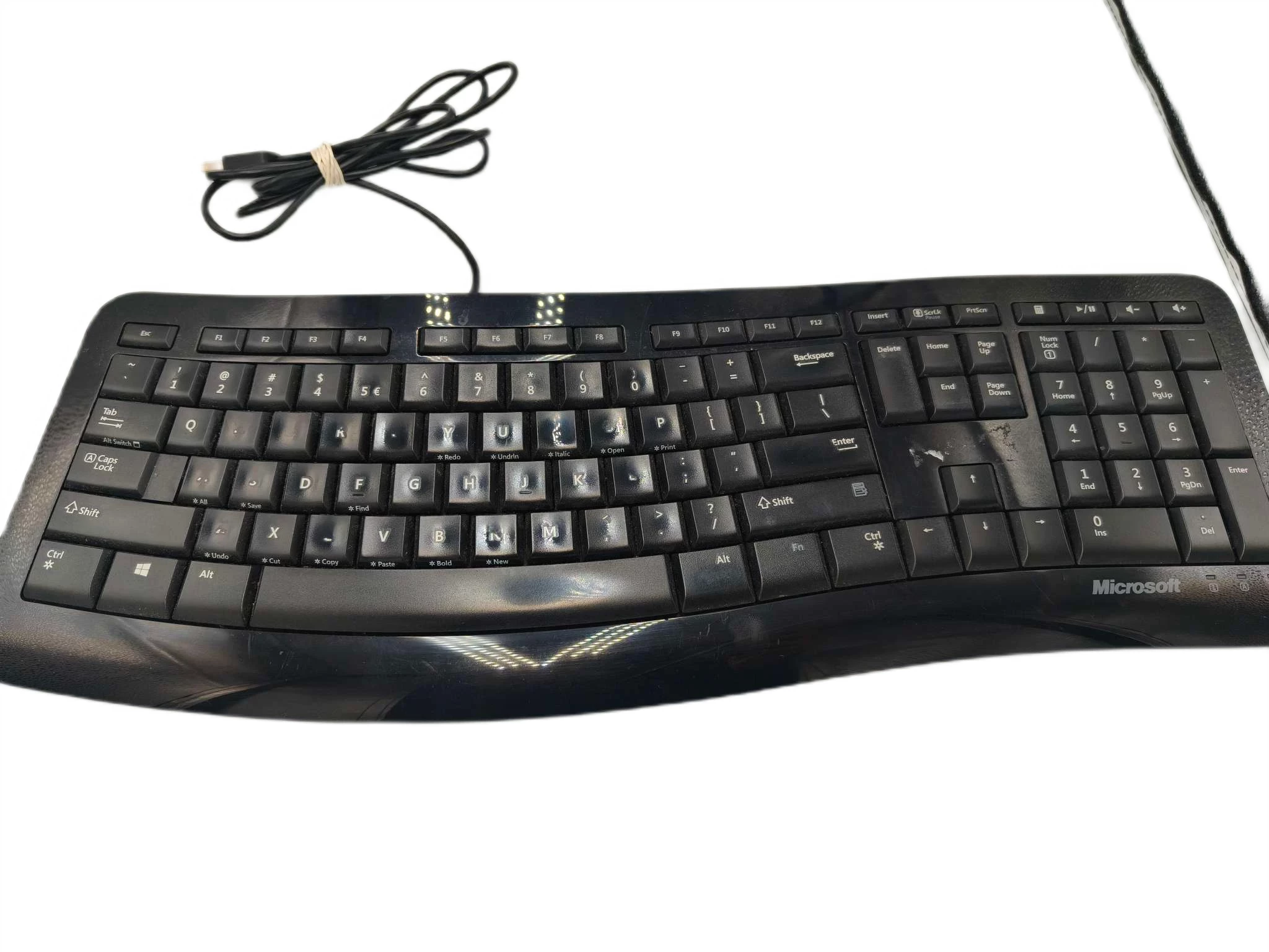 klawiatura-przewodowa-microsoft-comfort-curve-keyboard-3000-wytarte-kollataja-30-bedzin