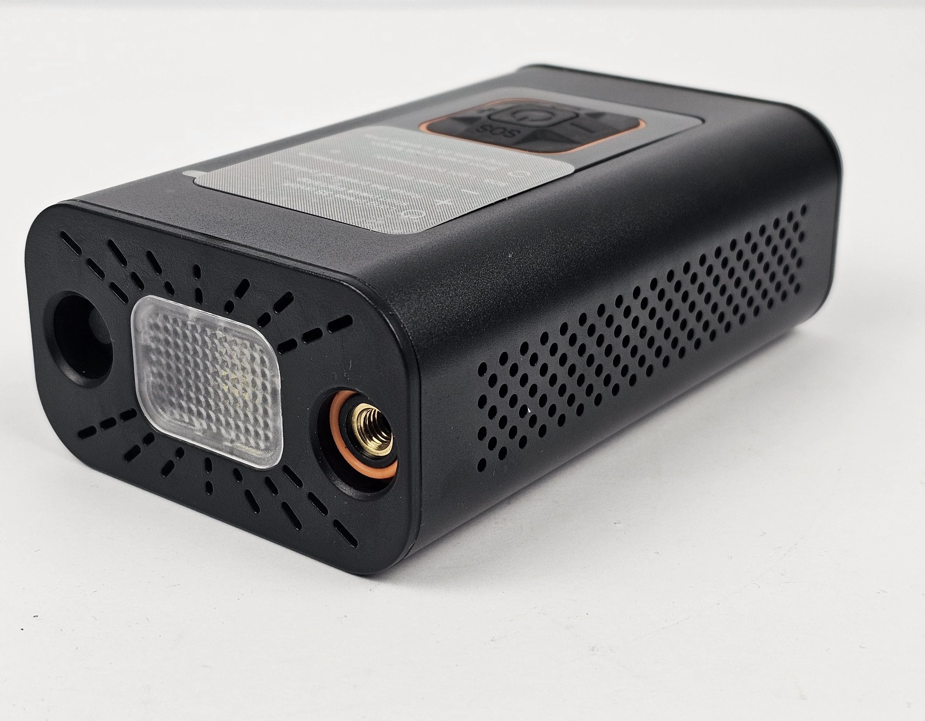 kompresor-samochodowy-pompka-elektryczna-sprezarka-model-ga02