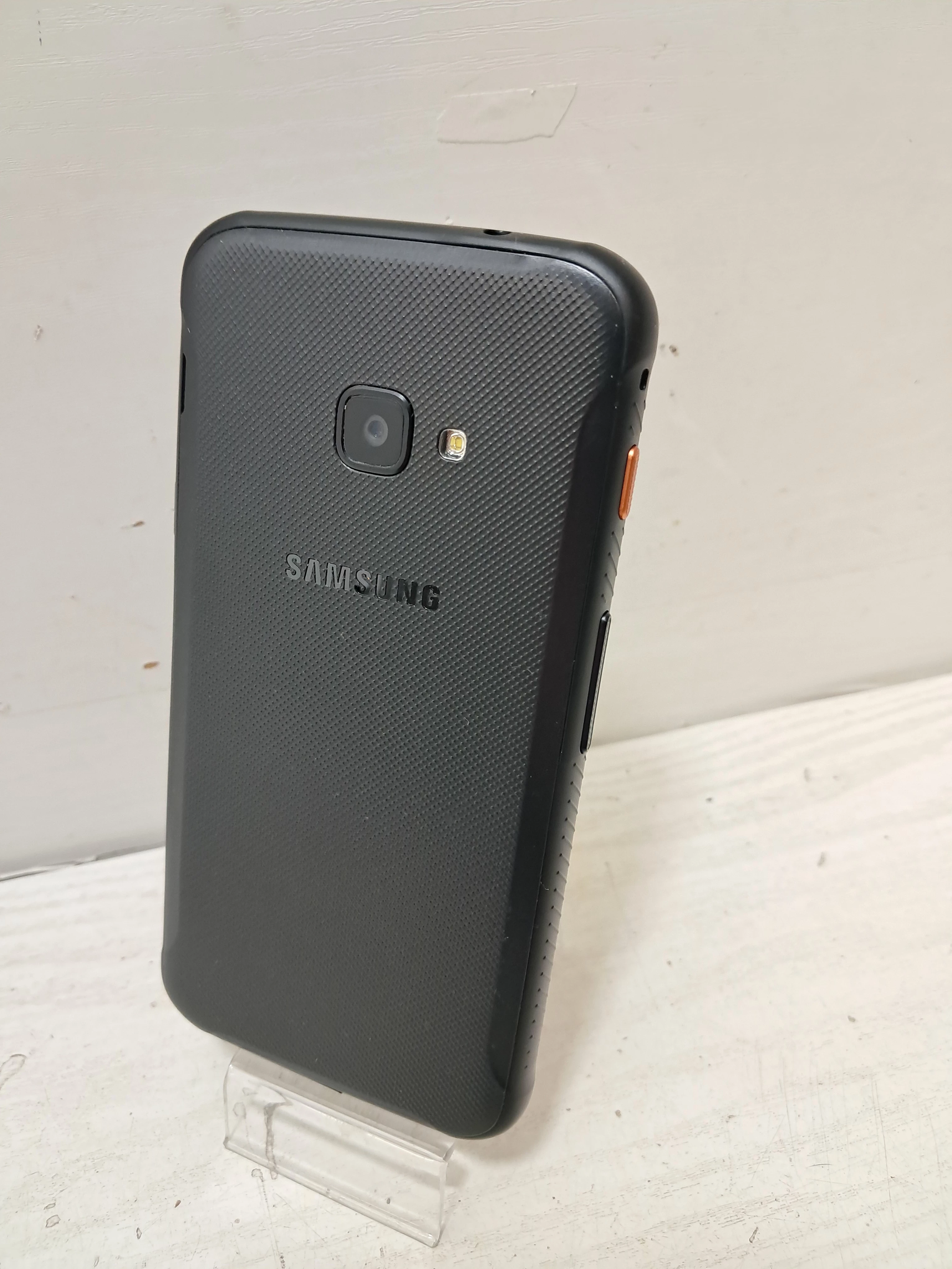 telefon-samsung-xcover-4s-przekatna-ekranu-500