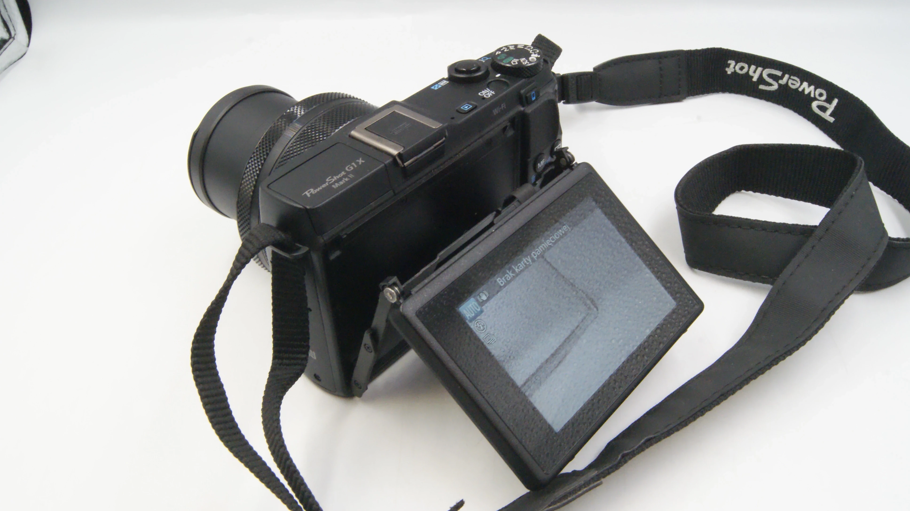 aparat-cyfrowy-canon-g1x-mark-ii-komplet-igla-przekatna-ekranu-300