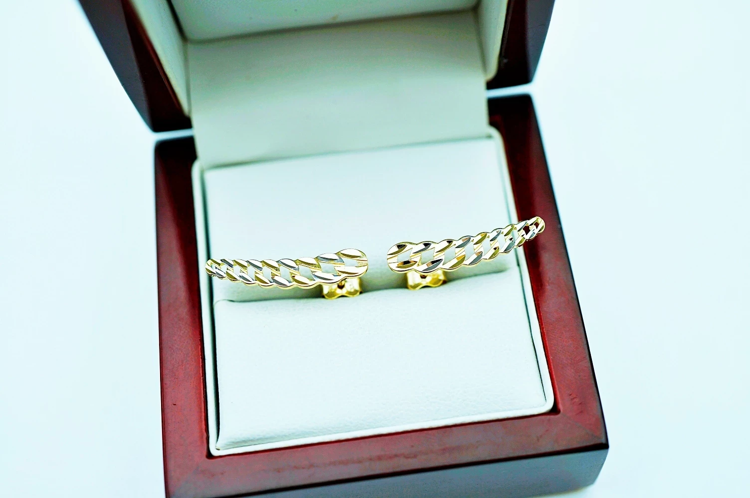 kolczyki-z-zoltego-i-bialego-zlota-pancerka-na-sztyftach-pr333-8k-122g-glogowska-160-poznan