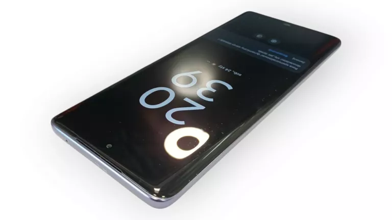 telefon-motorola-edge-60-fusion-5g-8256gb-bez-rat-idealny-stan-przekatna-ekranu-667