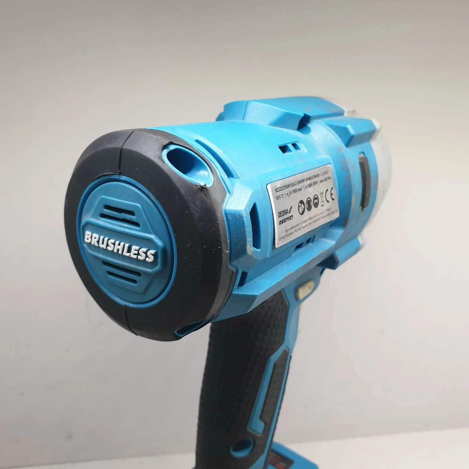 klucz-udarowy-dedra-ded7157-2x-akum-ladowarka-predkosc-obrotowa-230000