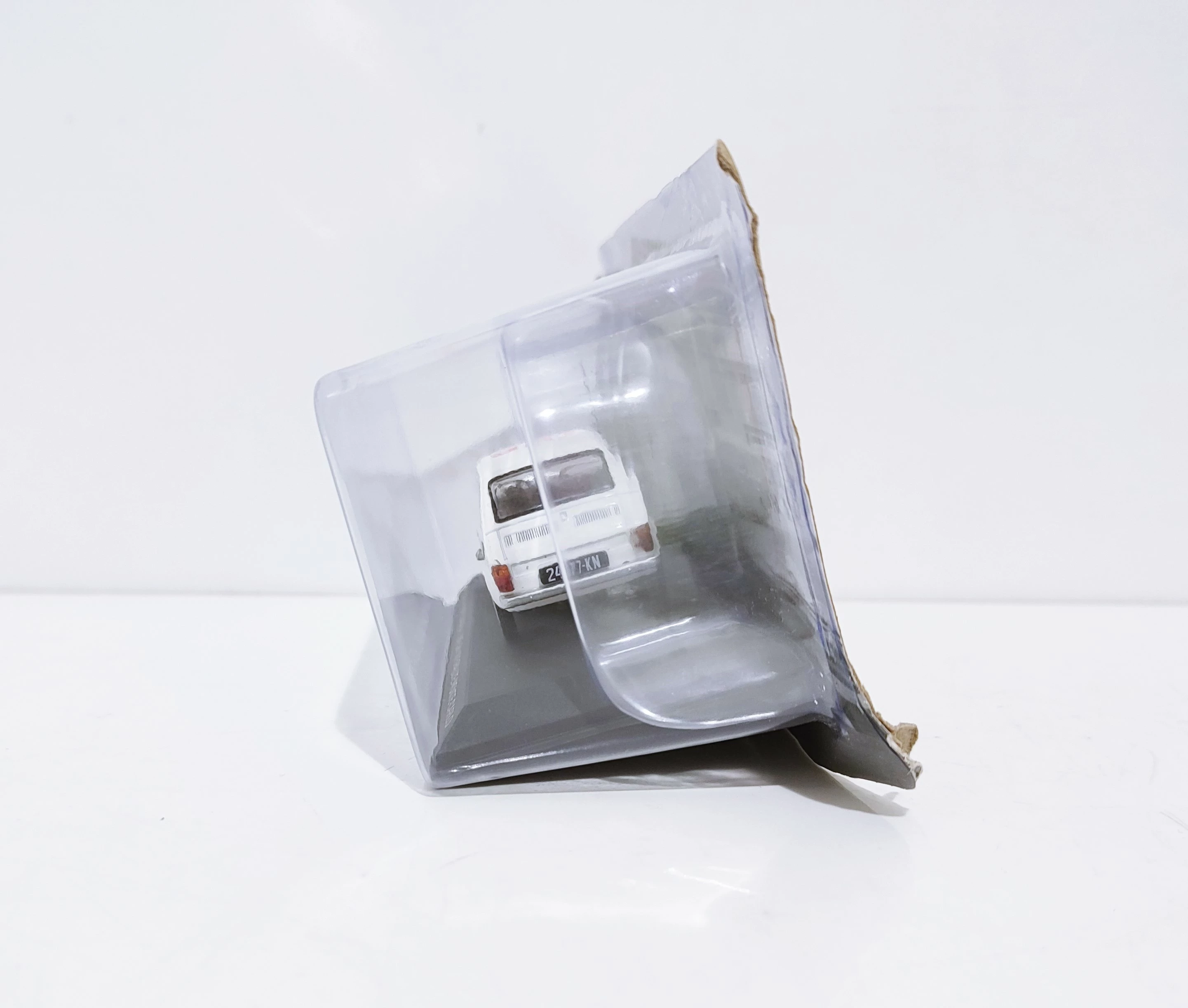 samochodzik-kolekcjonerski-kultowe-maluchy-prl-09-polski-fiat-126p-s-za-stan-11323-238058