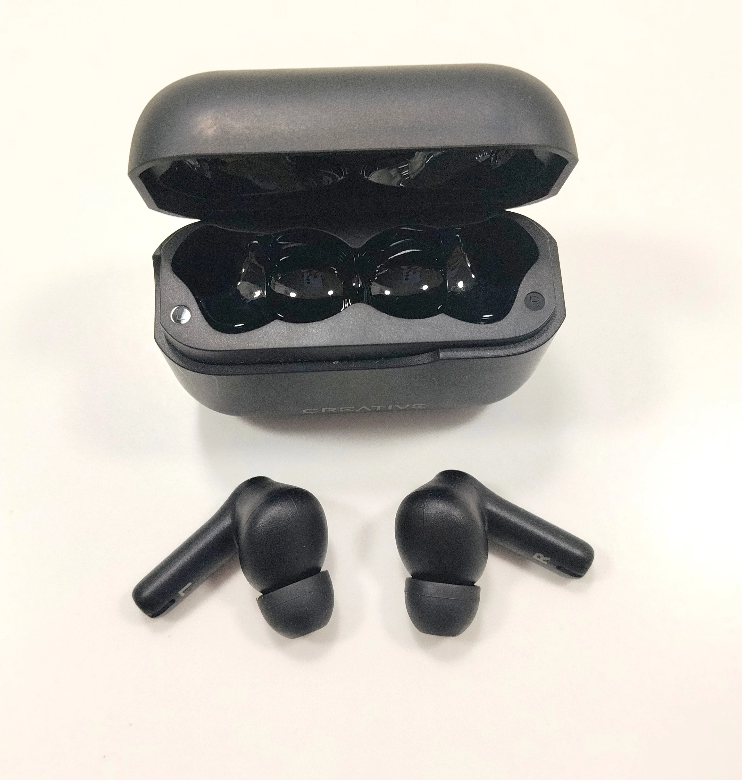 sluchawki-creative-zen-air-2-czarne-stan-11323-2