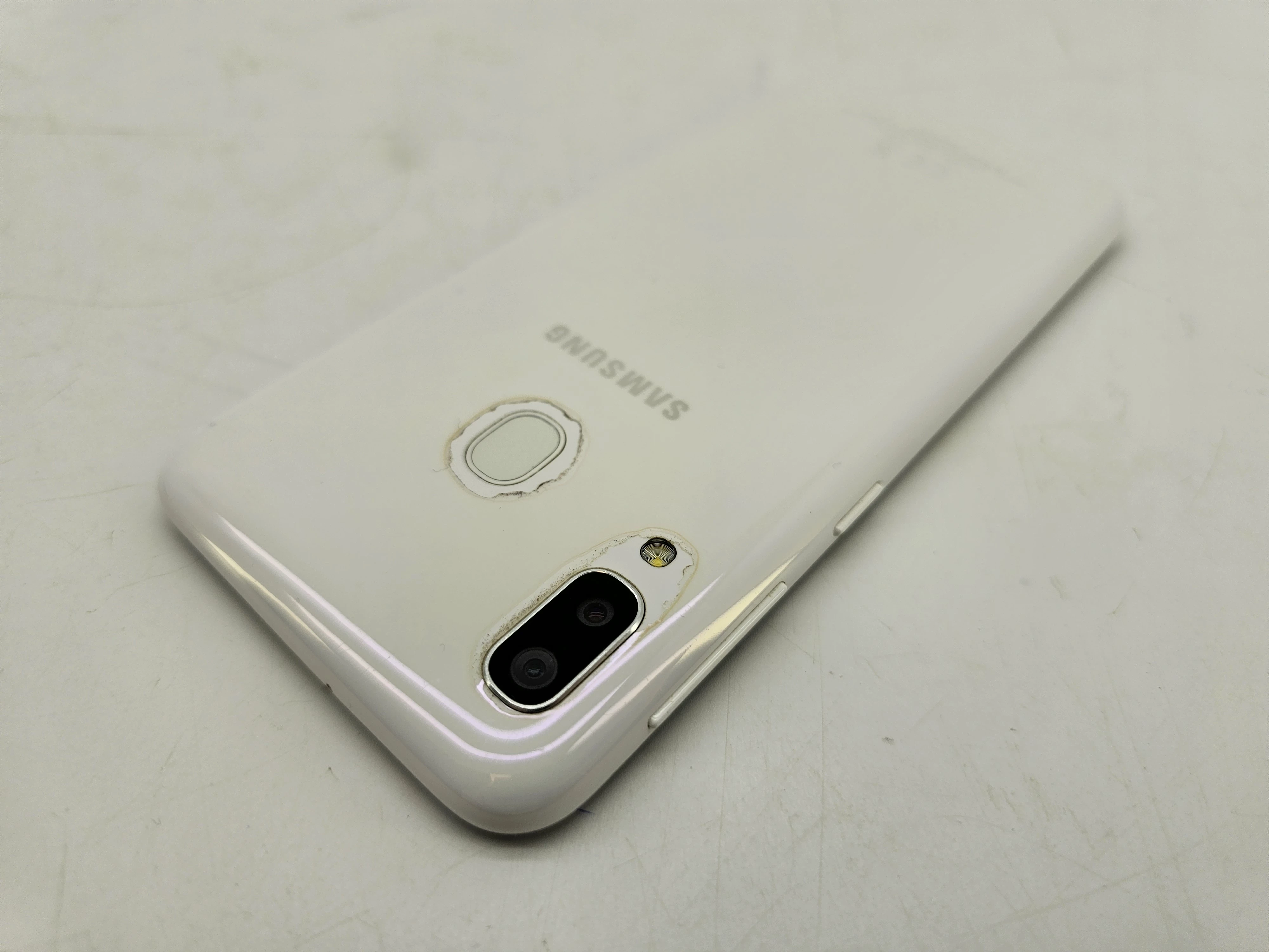 telefon-samsung-galaxy-a20e-332gb-przekatna-ekranu-580