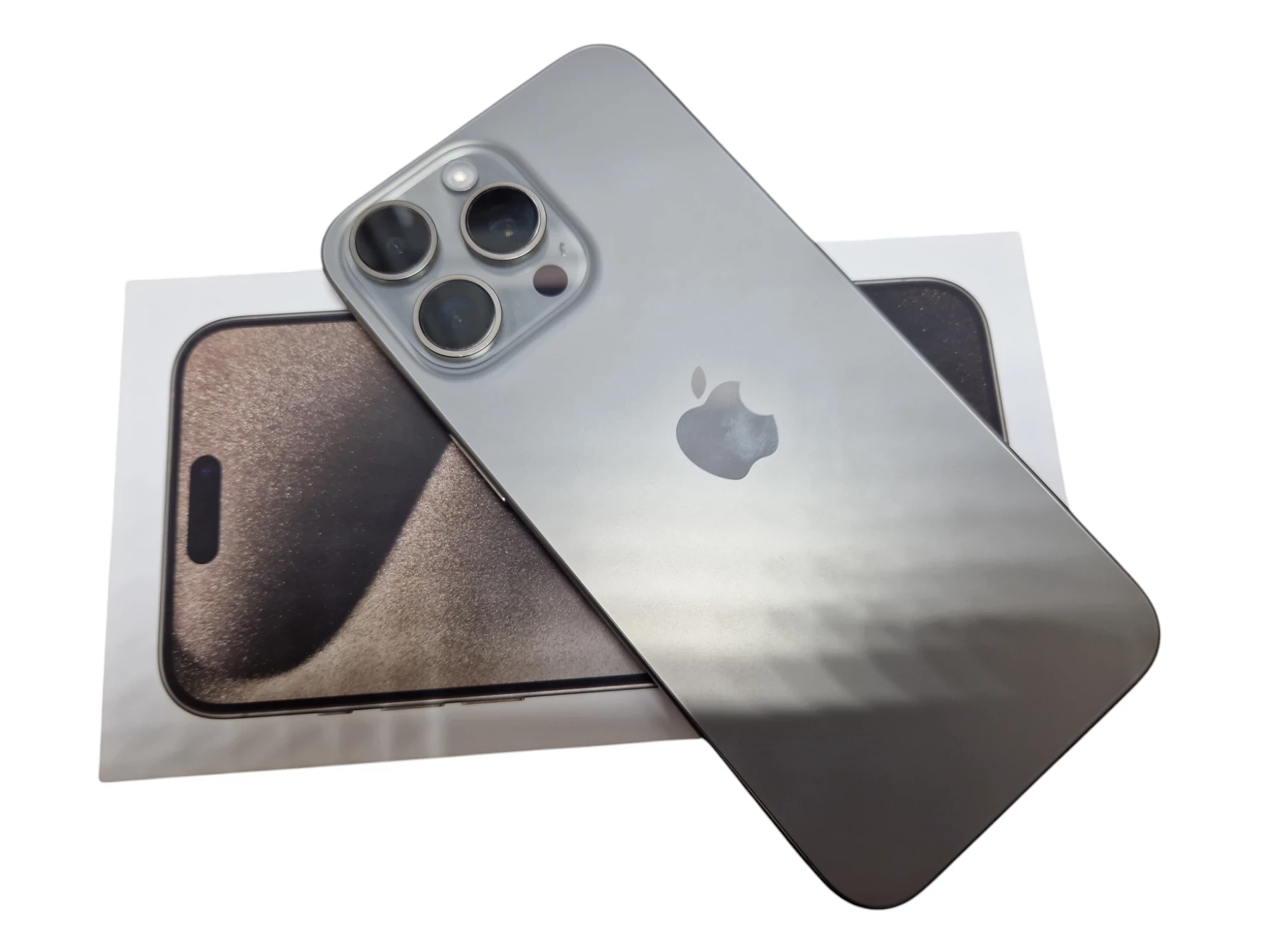 telefon-iphone-15-pro-max-pudelko-reja-36-torun