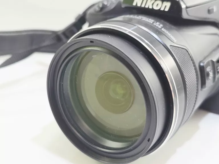 aparat-nikon-coolpix-p900-torba-przekatna-ekranu-300