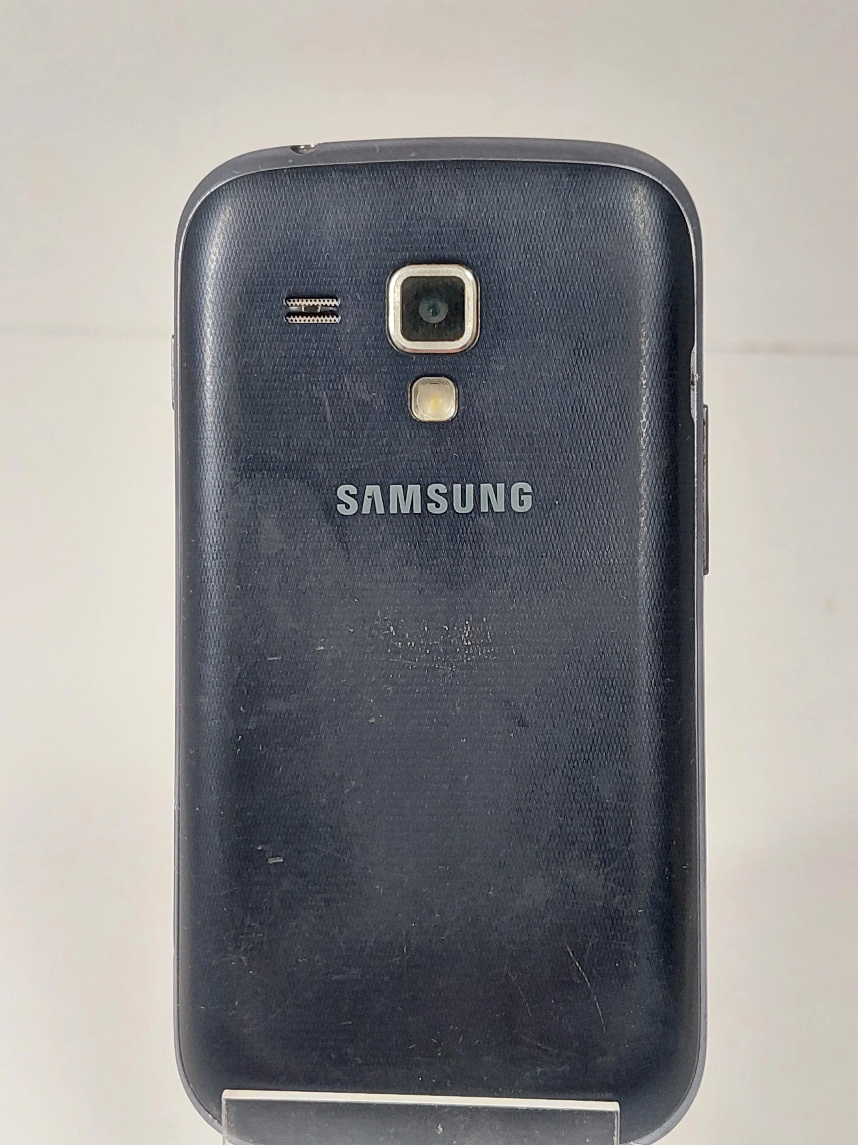 smartfon-samsung-gt-s7560-768-mb-4-gb-3g-czarny-przekatna-ekranu-400