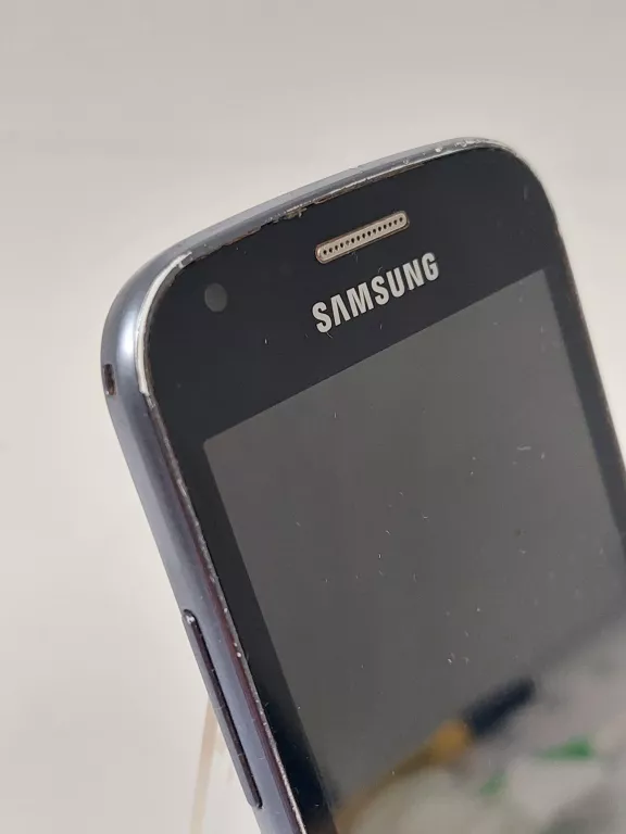 smartfon-samsung-gt-s7560-768-mb-4-gb-3g-czarny-stan-11323-2