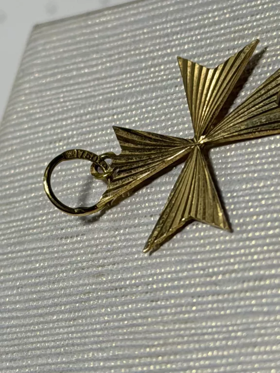 zloty-krzyzyk-proba-750-waga-109-g-stan-11323-2