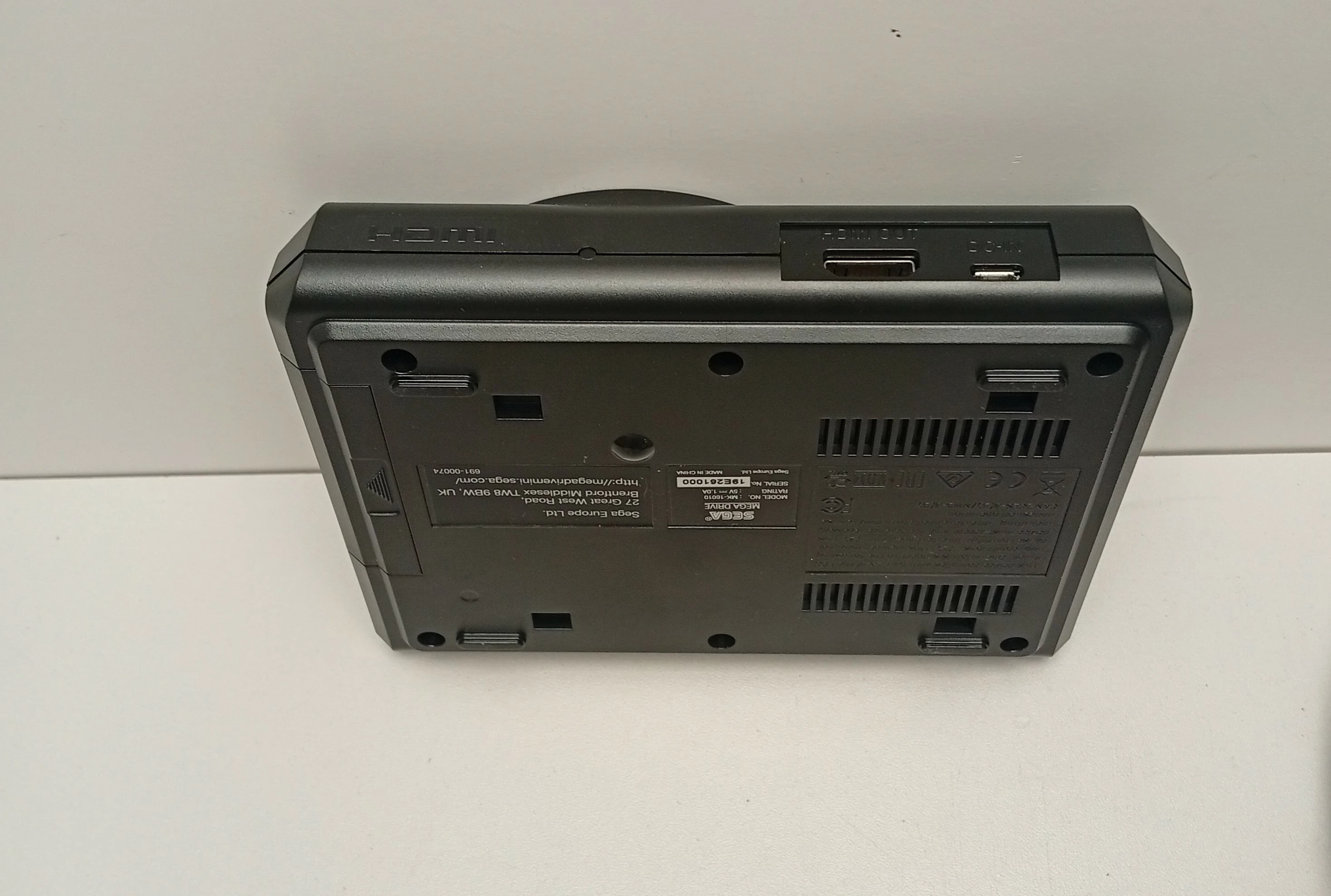 konsola-sega-mega-drive-mini-mk-16010-product-id-b619bfbd-15af-41aa-a40e-402eb564e283