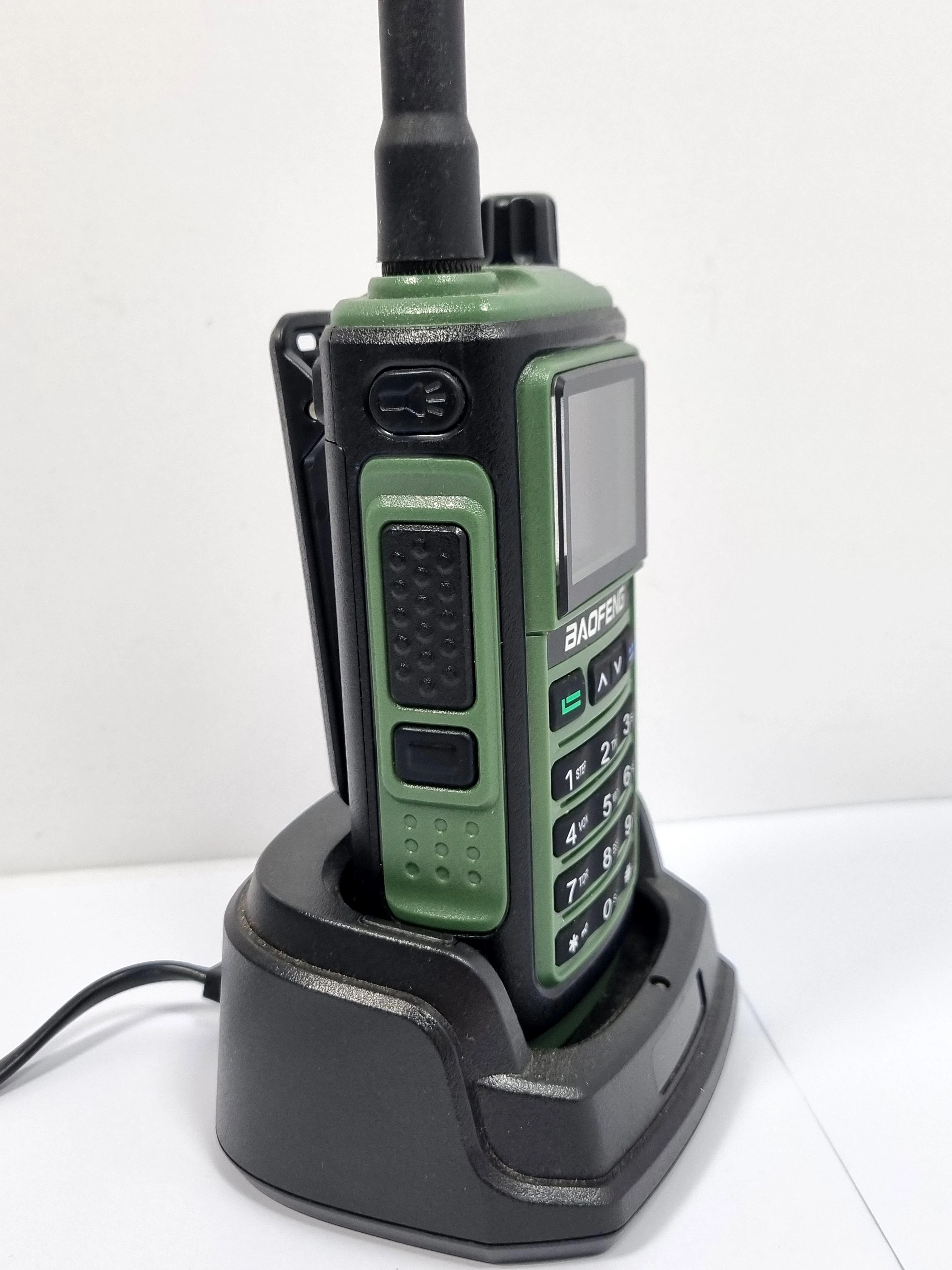 krotkofalowka-baofeng-ze-stacja-ladowania-ean-gtin-5903815492617