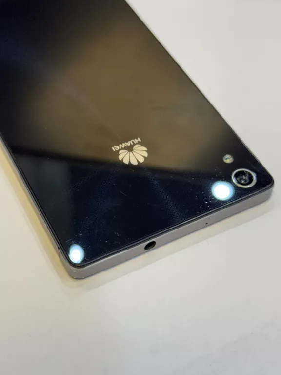 smartfon-huawei-ascend-p7-2-gb-16-gb-4g-lte-czarny-stan-11323-2