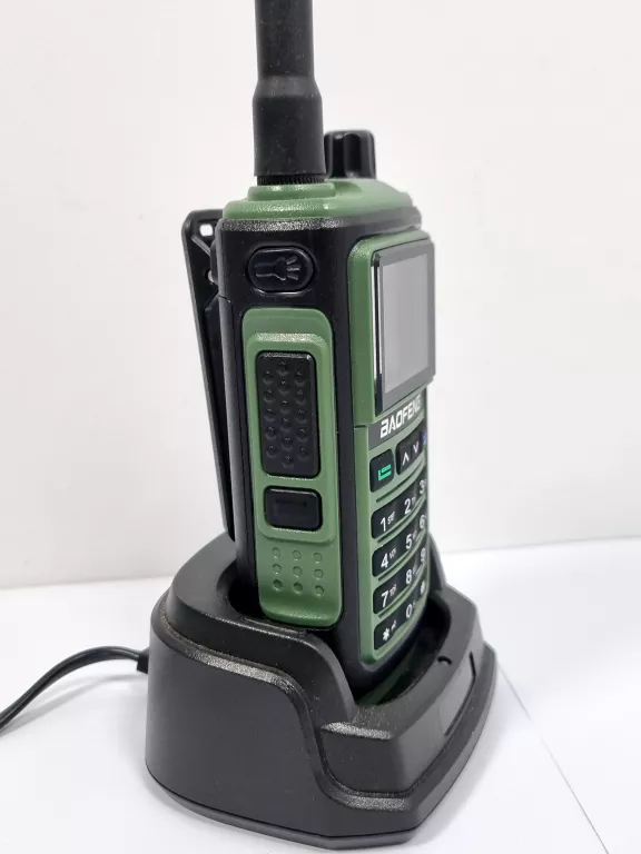 krotkofalowka-baofeng-ze-stacja-ladowania-ean-gtin-5903815492617