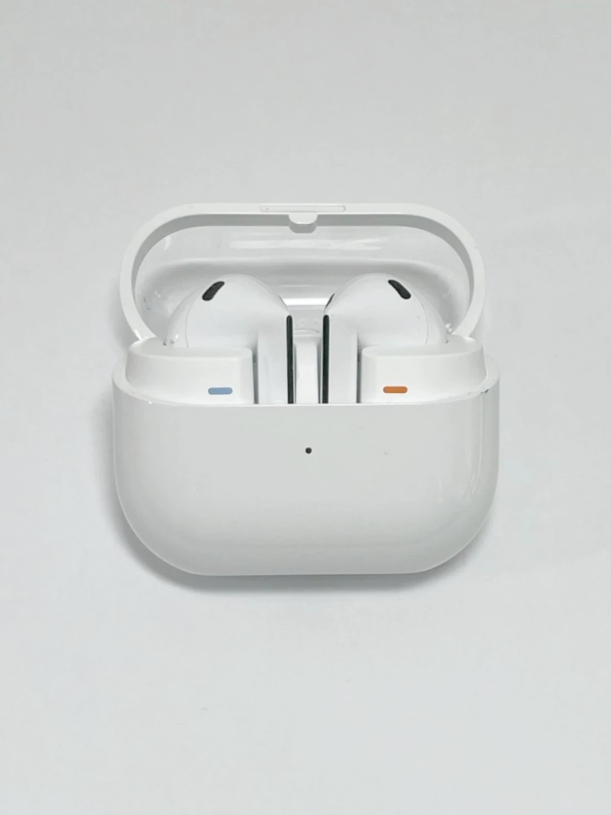 sluchawki-bezprzewodowe-samsung-buds-3-starowiejska-2935-gdynia-harbor