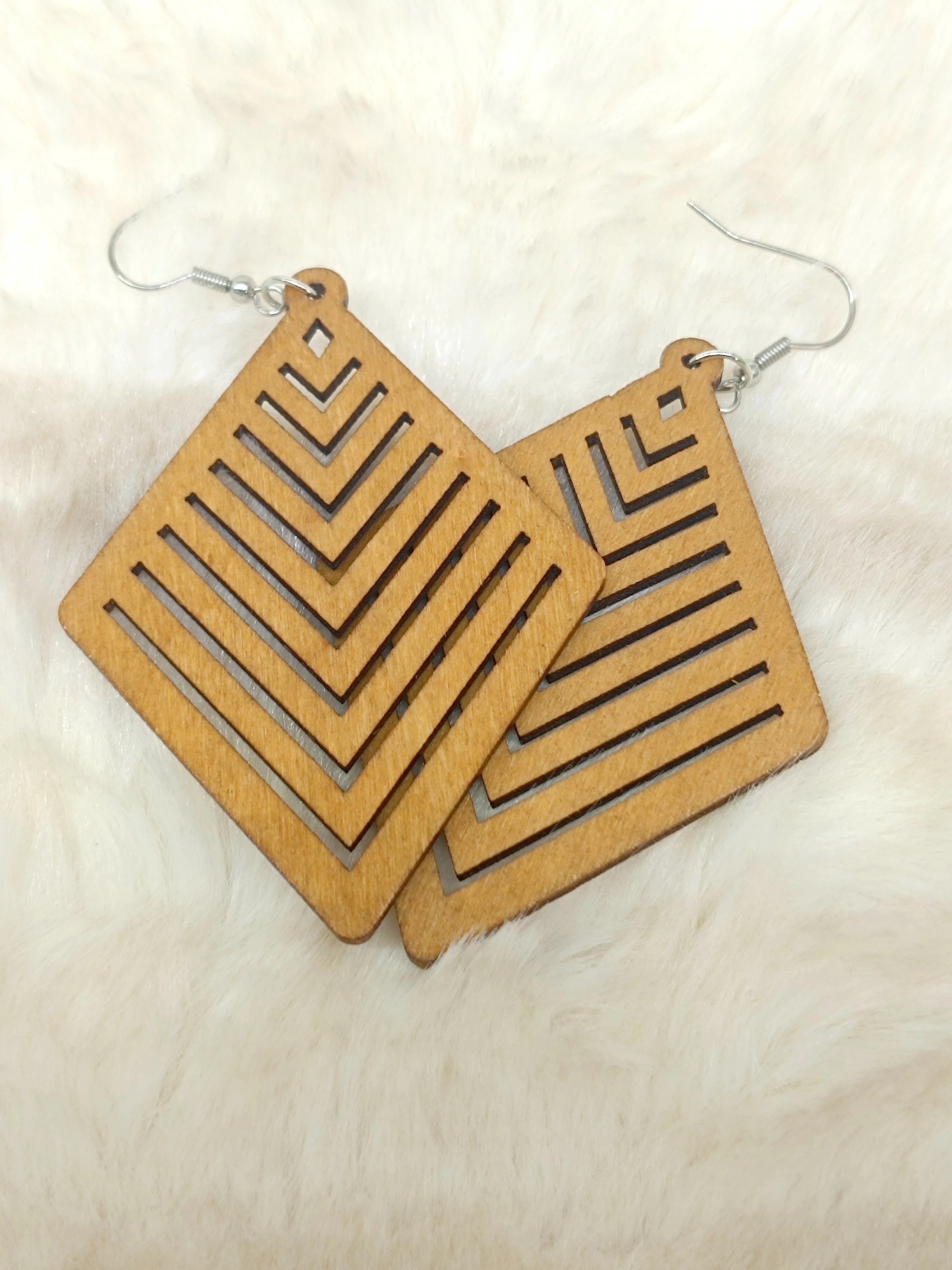 kolczyki-drewniane-vintage-leciutkie-stan-11323-2