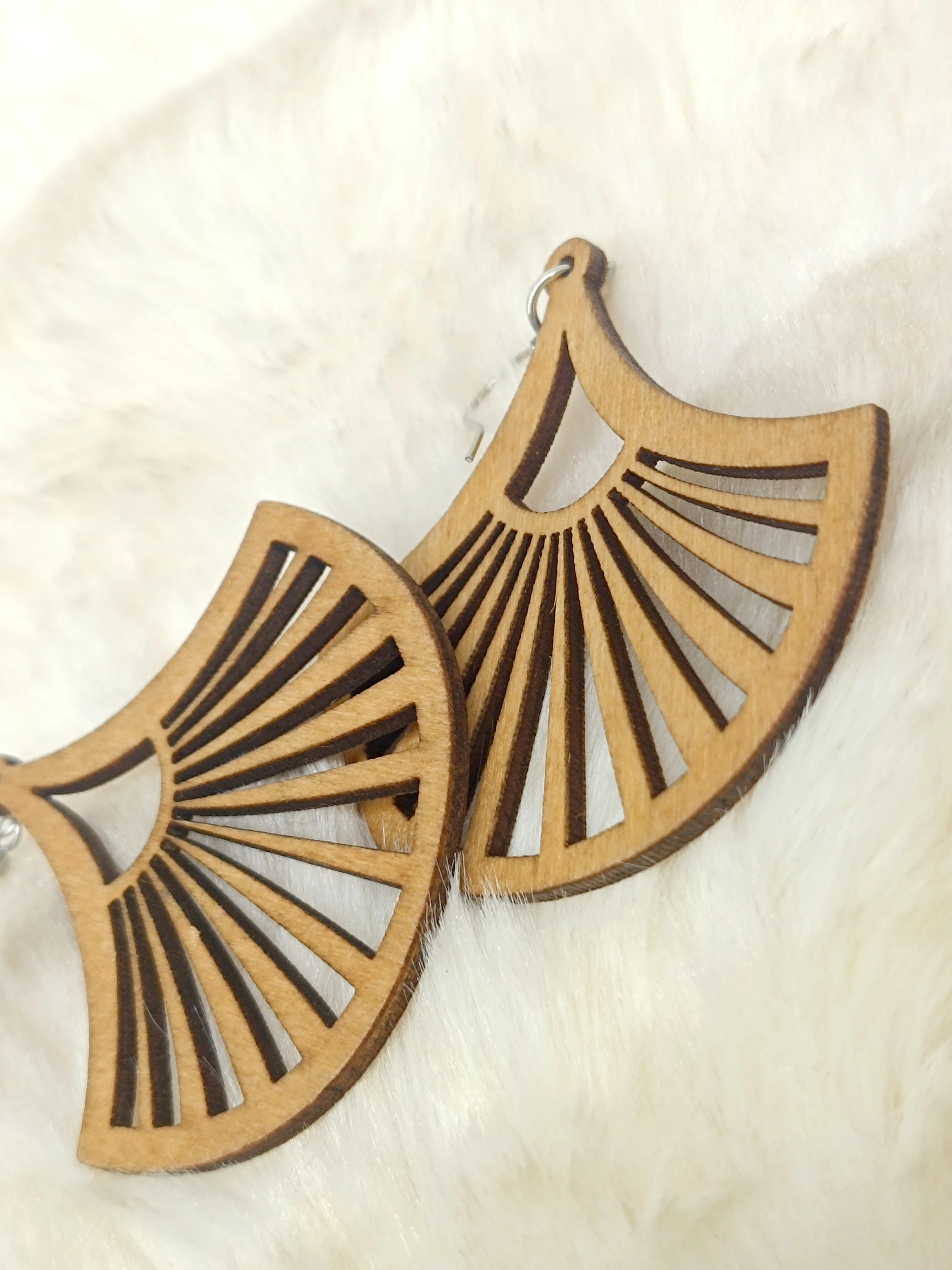 kolczyki-drewniane-vintage-leciutkie-stan-11323-2