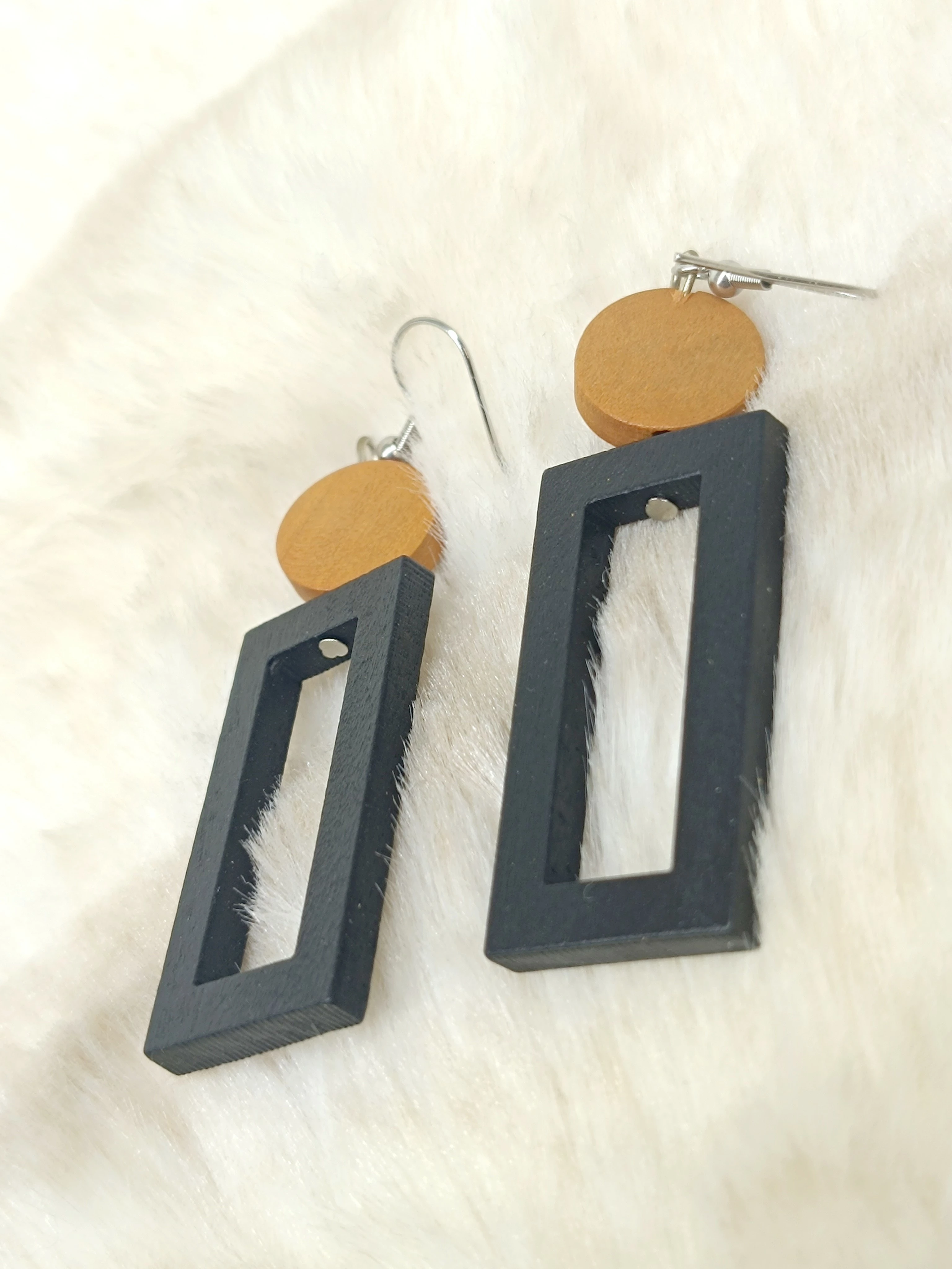 kolczyki-drewniane-vintage-leciutkie-material-15835-2048