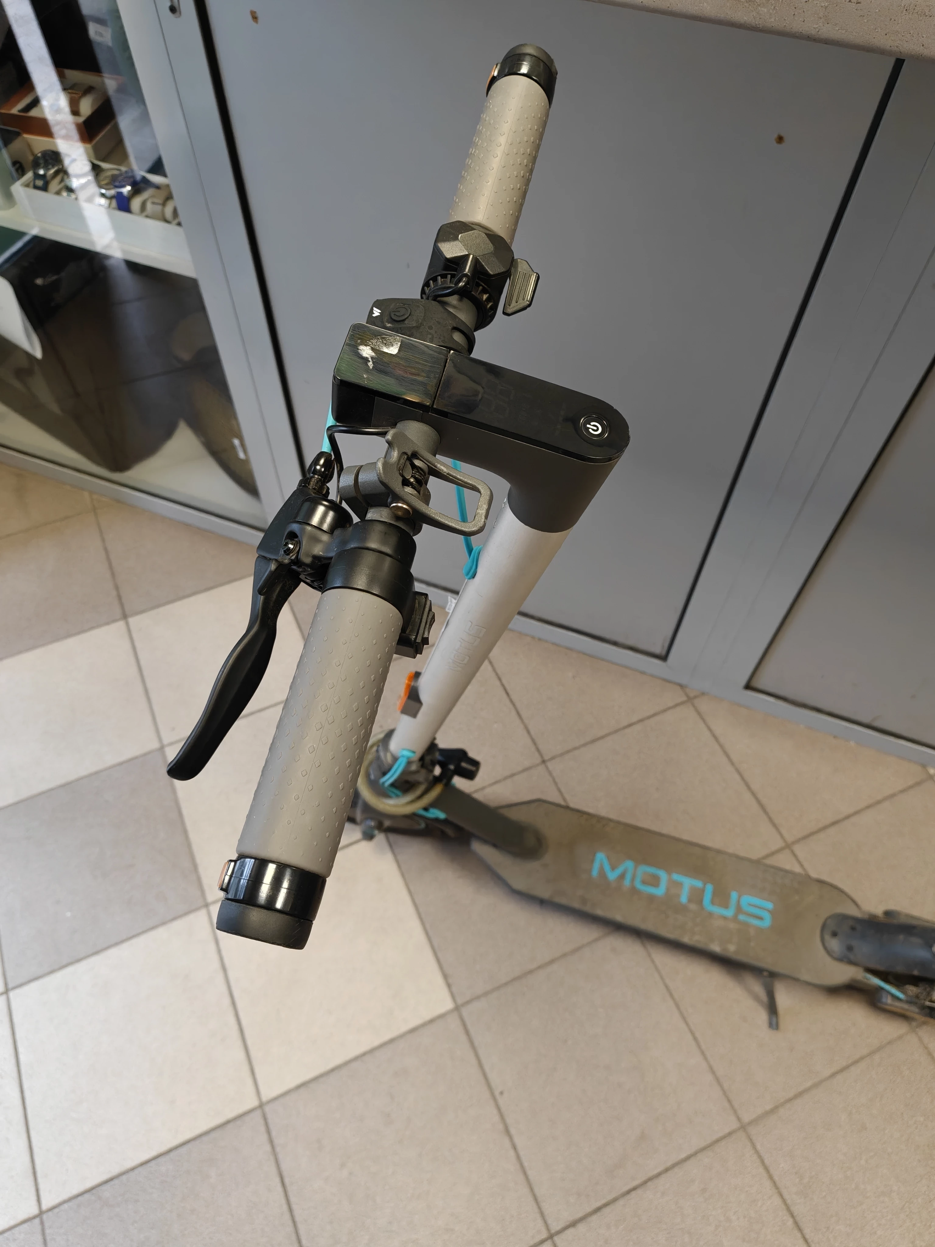 hulajnoga-elektryczna-motus-scooty-10-lite-gen5-350w-7800-mah-36v-20km-kolor-249512-1647420