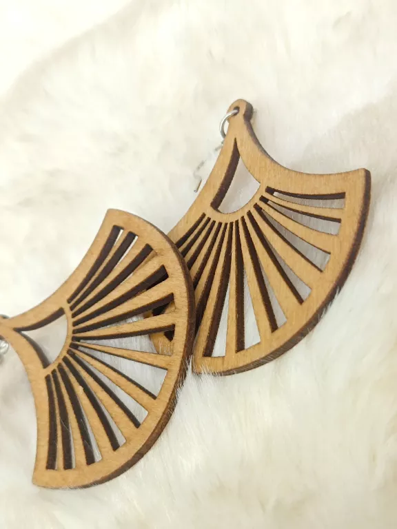kolczyki-drewniane-vintage-leciutkie-stan-11323-2